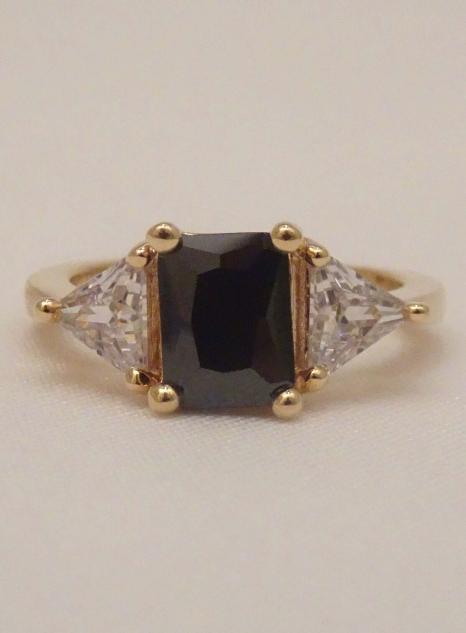 The Black Onyx Ring Sparrow