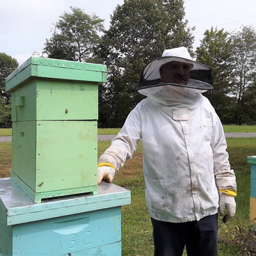 BEEKEEPERS – The Appalachian Beekeeping Collective
