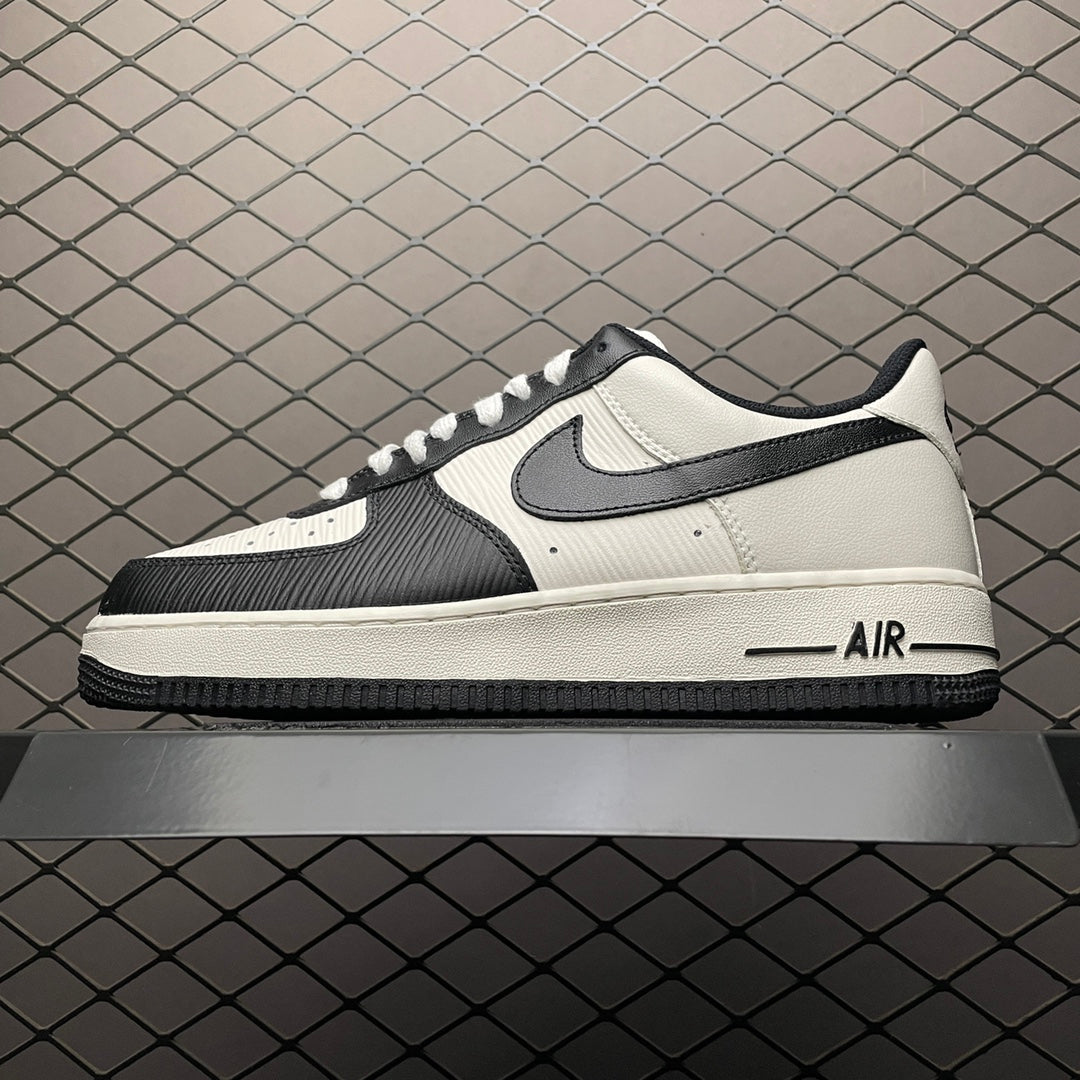 NK Air Force 1 low top casual sneaker