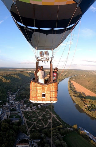 Balade en montgolfière en couple au dessus des châteaux