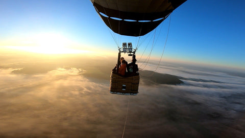 Vol en montgolfière pour 2 dans une nacelle privatisée au lever du soleil