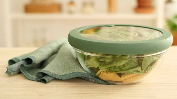 Food Hugger Bowl Lid on bowl with salad