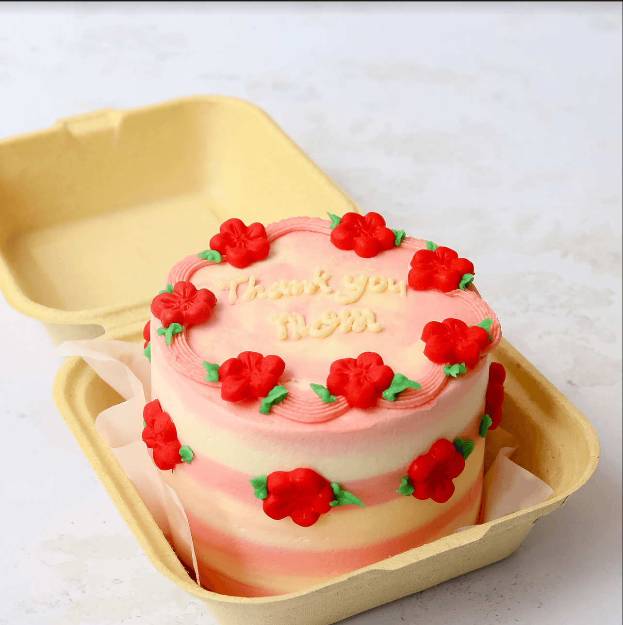 Absolutely love this floral bento cake design! 🌸 All bento cakes start  from RM22! DM us to find out more!! 🤩