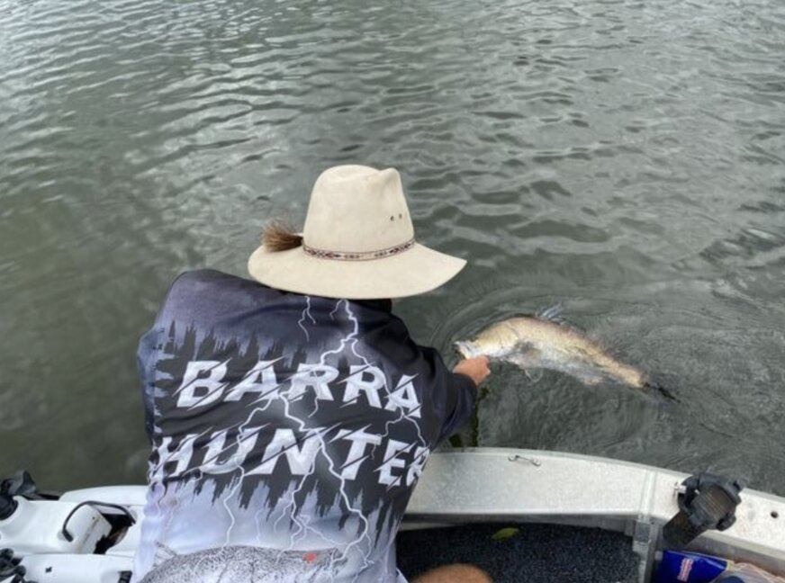 Barra Hunter Shirt, guy releasing barra
