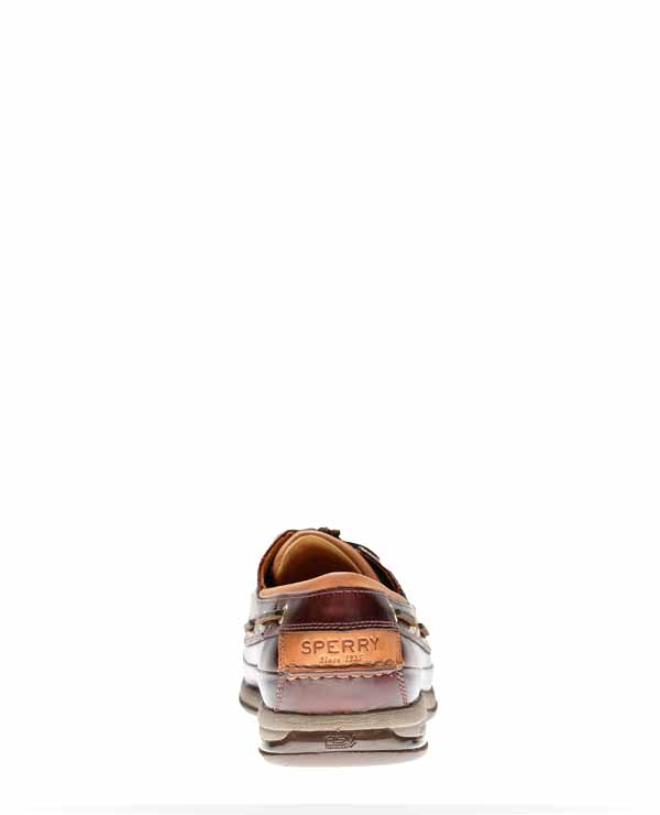 sperry wide boat shoes