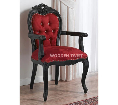 लकड़ी की कुर्सियों का डिज़ाइन