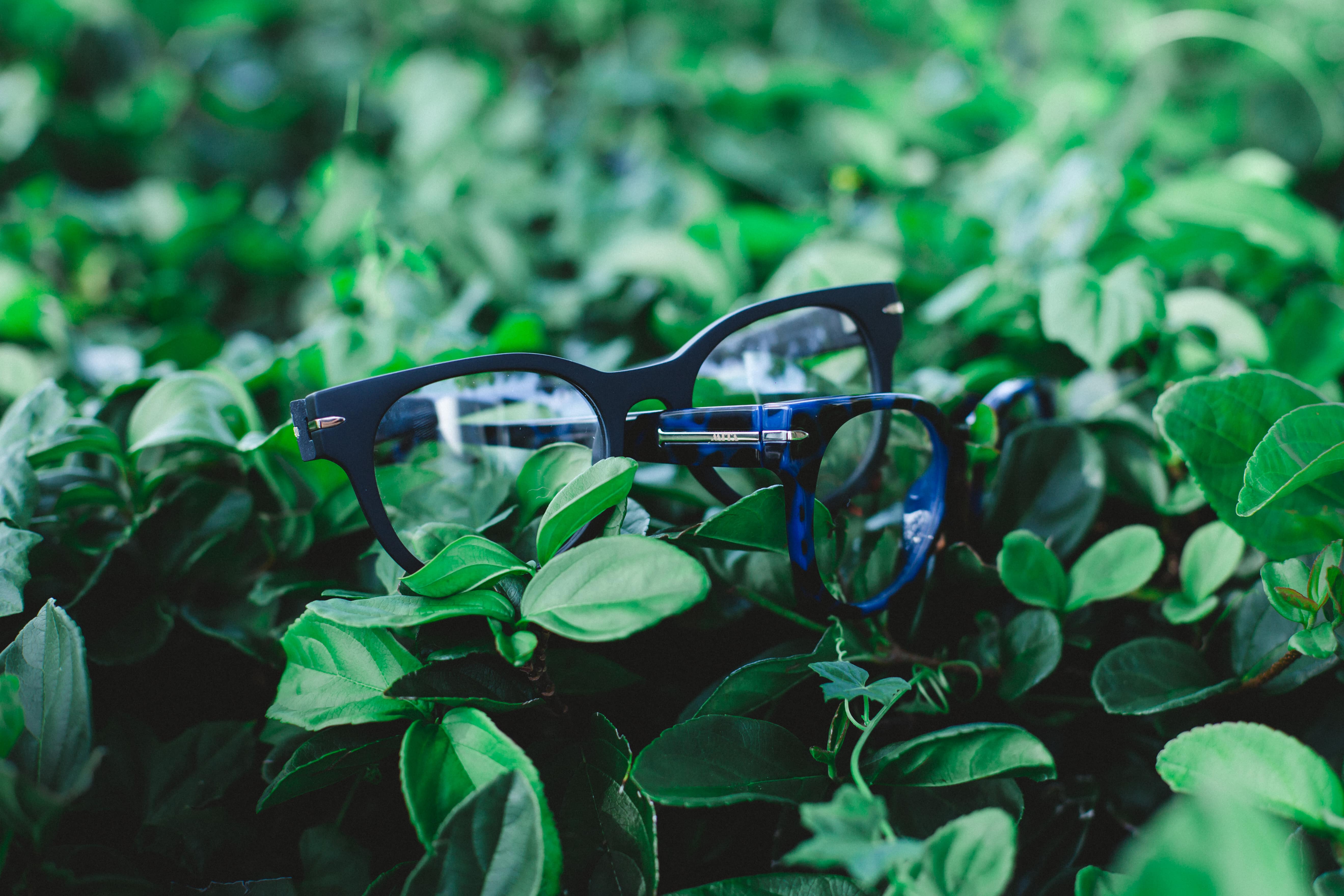 blue-light-glasses-benefits-sustainable-mita-eyewear