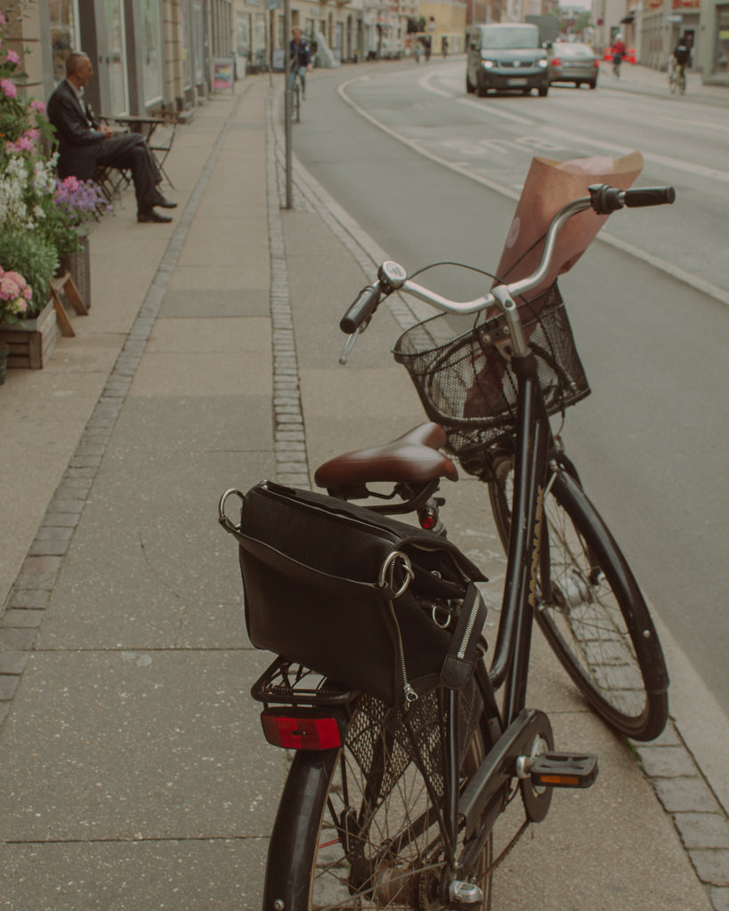 The perfect bag Bo Bardi on the bike in Copenhagen