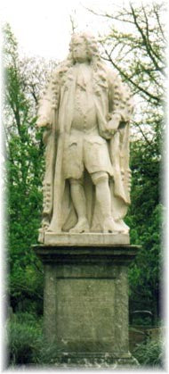 Standbeeld van Sir Hans Sloane in de Chelsea Physic Garden. Foto met dank aan C. Tancin.