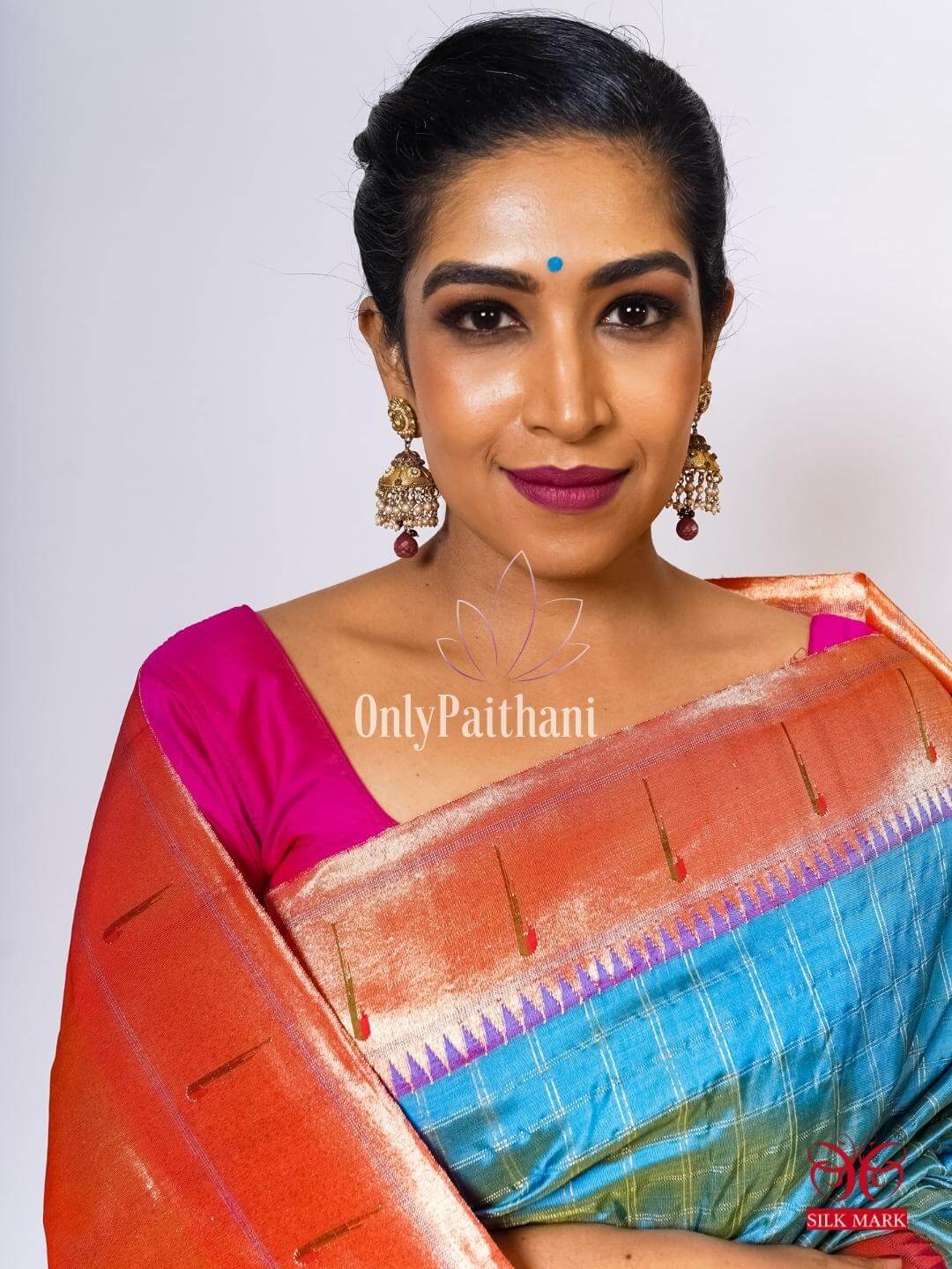 Paithaniwale The Online Paithani Store  on Instagram Maharashtrian  Engagement Makeover Makeup  Hairstyle  tejzzzmakeover Photography   tejzzzmakeover In the frame  jpranoti Contact