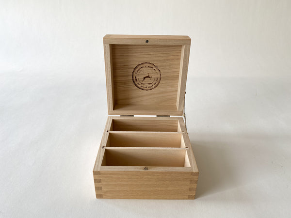 [Classiky] Chestnut Sewing Box