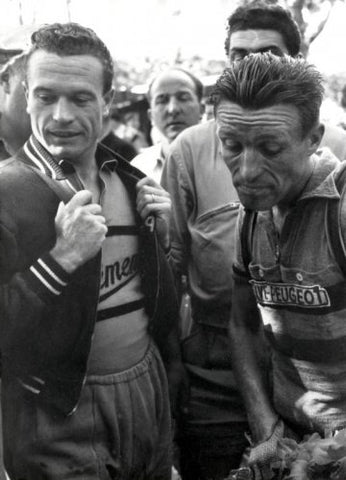 De wielrenners Frans Schoubben (links) en Germain Derijcke, die samen de wielerklassieker Luik-Bastenaken-Luik van 1957 wonnen. België, voor 7 april 1959.