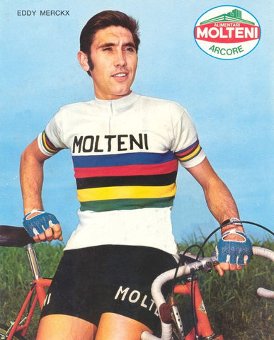 Eddy Merckx in de Molteni regenboog trui