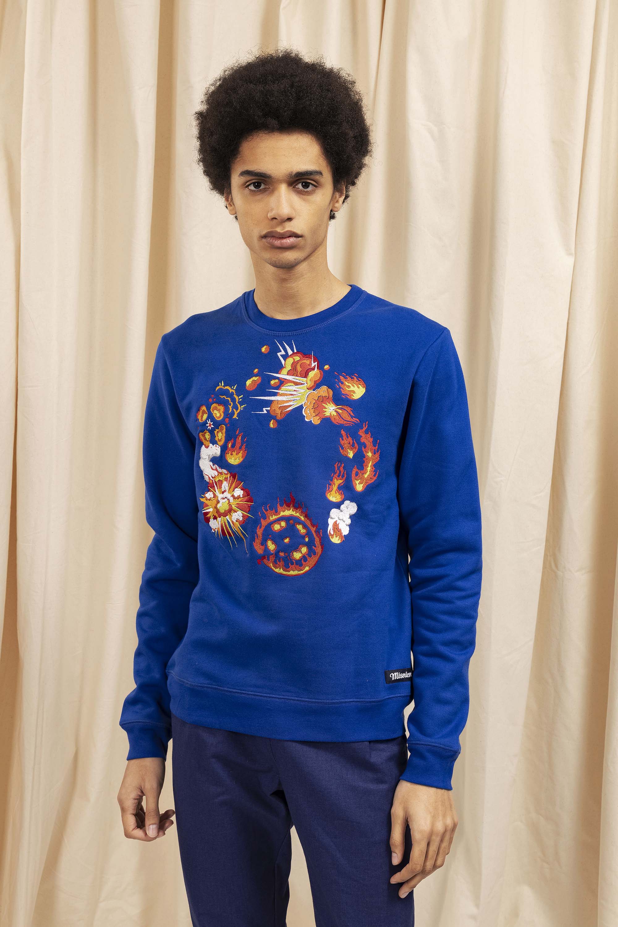 Navy blue cotton macarron sweatshirt with detonation embroidery