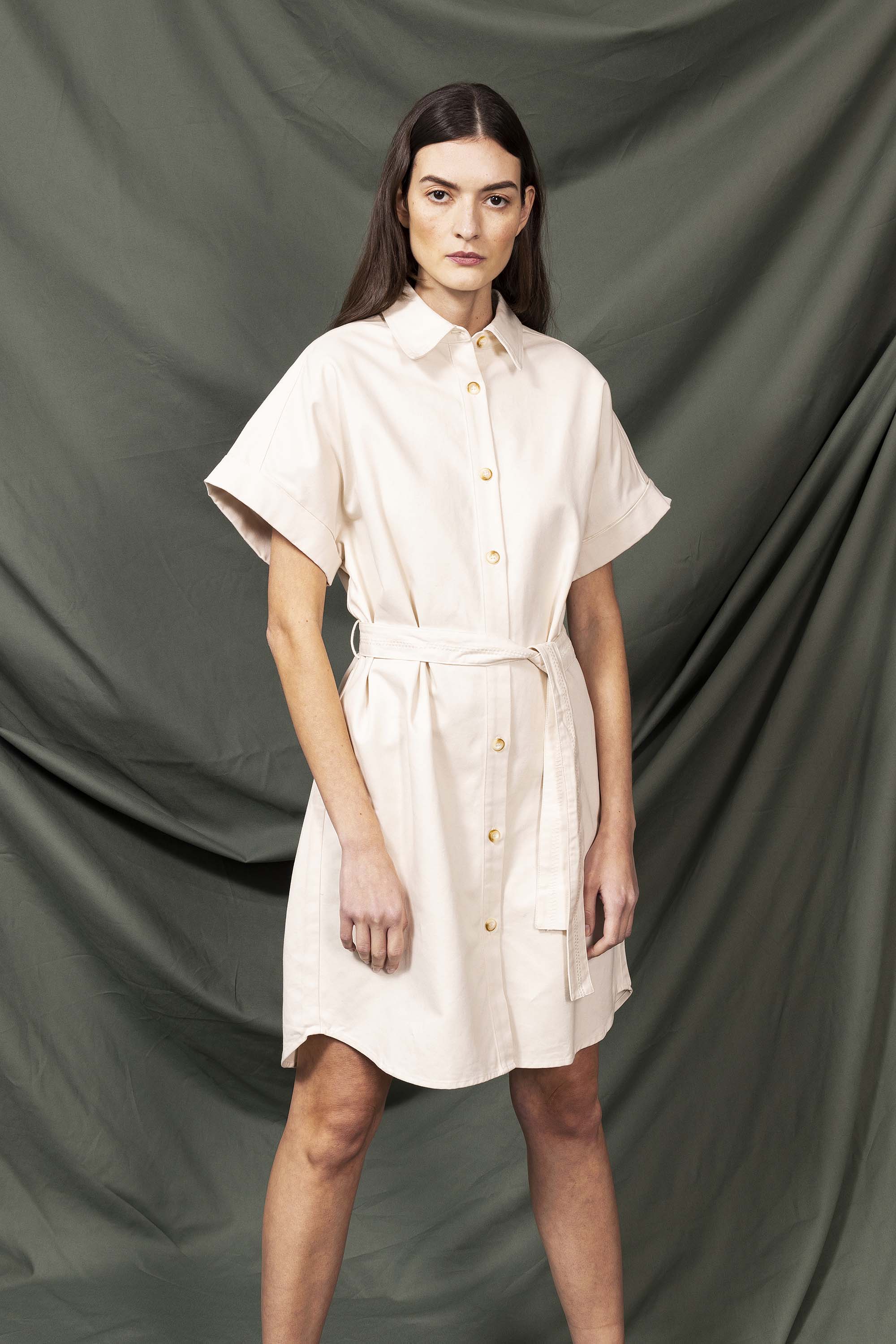 Ecru short-sleeved belted dress