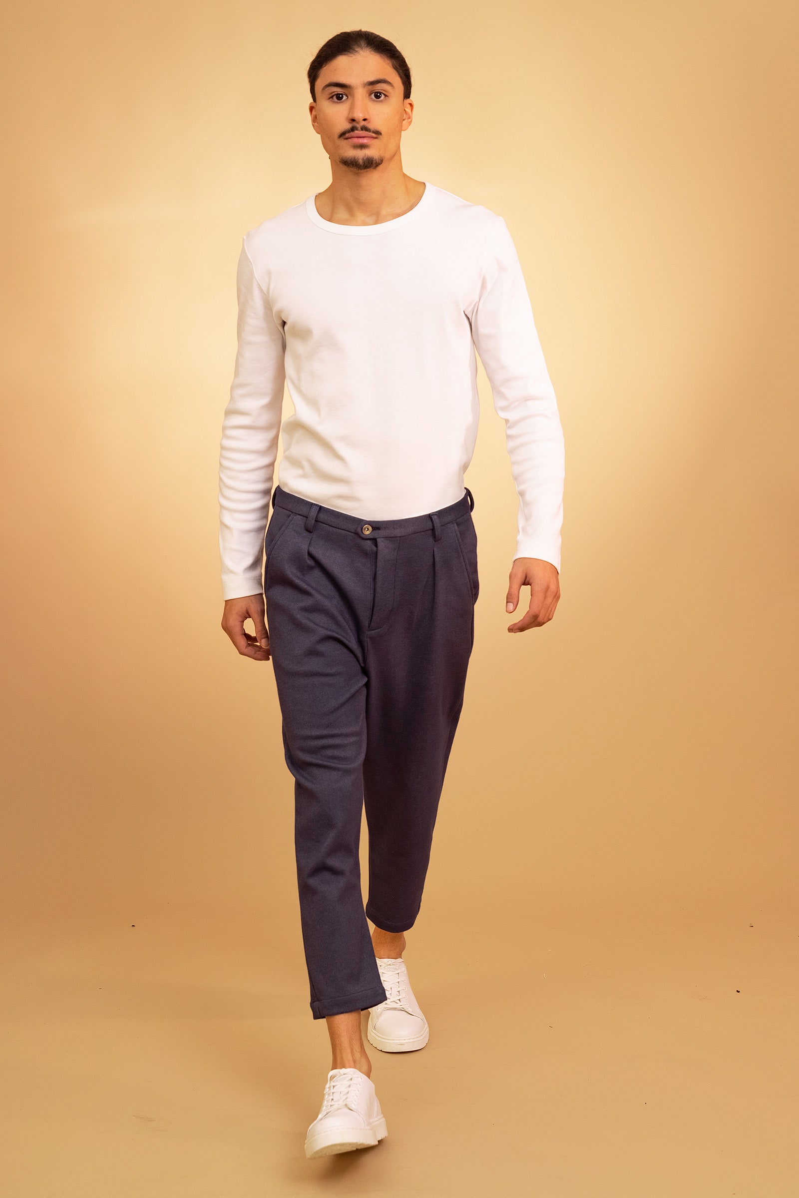 pantalon carotte tissu sportswear coton originalité confort style allure design mode homme élégance hiver misericordia