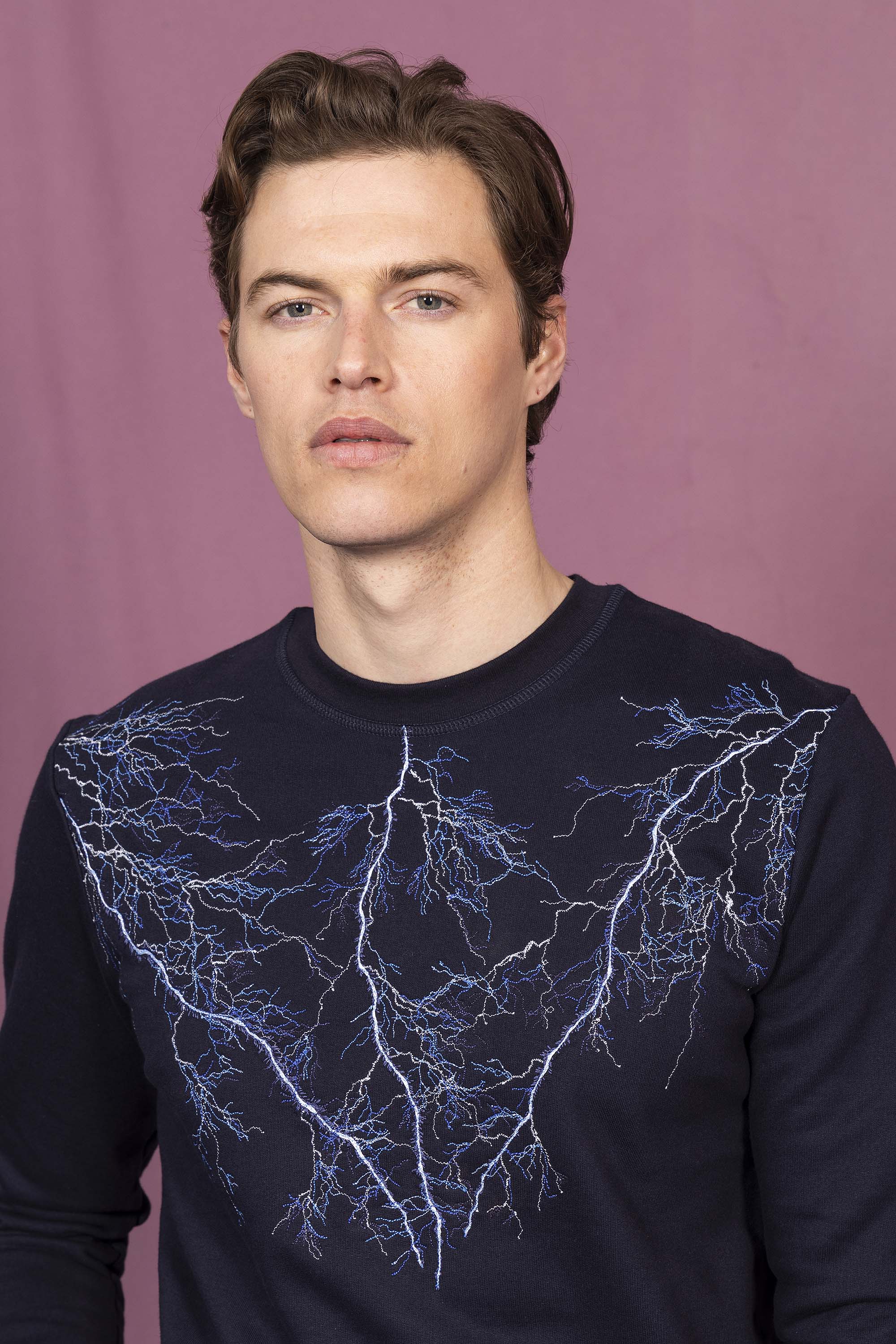 Regular fit navy blue cotton sweatshirt with lightning bolt embroidery and ribbed collar and cuffs