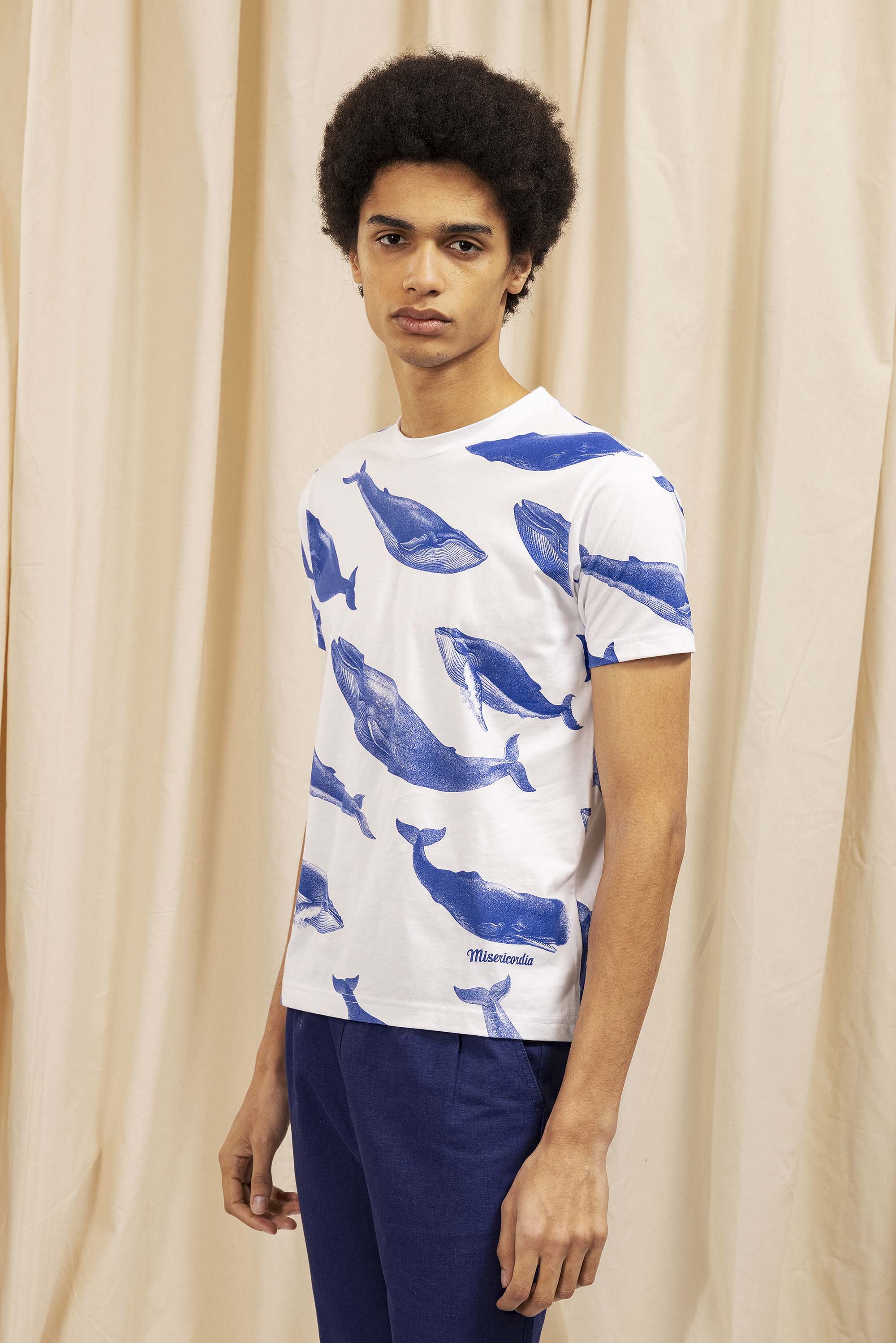 Printed T-shirt in soft cotton jersey with whale motif, regular fit, normal fit