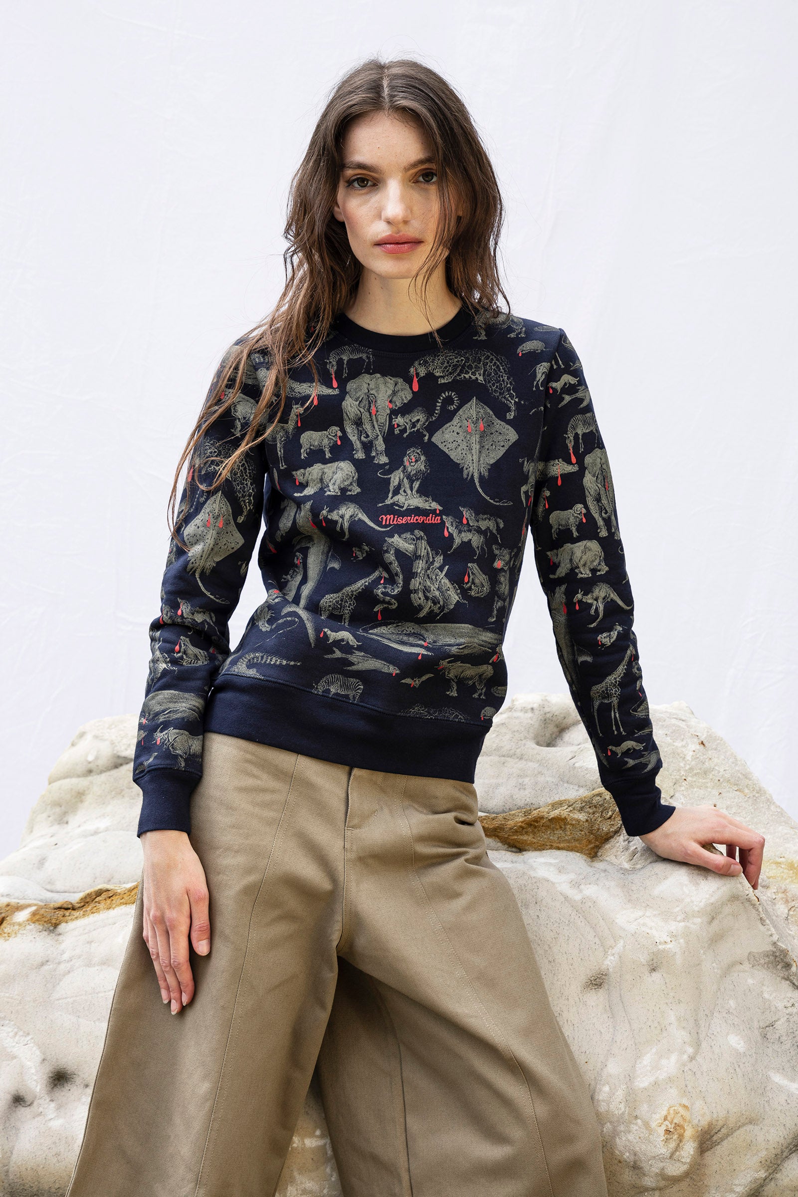 sweat-shirt bleu marine imprimé en coton avec motifs animaux