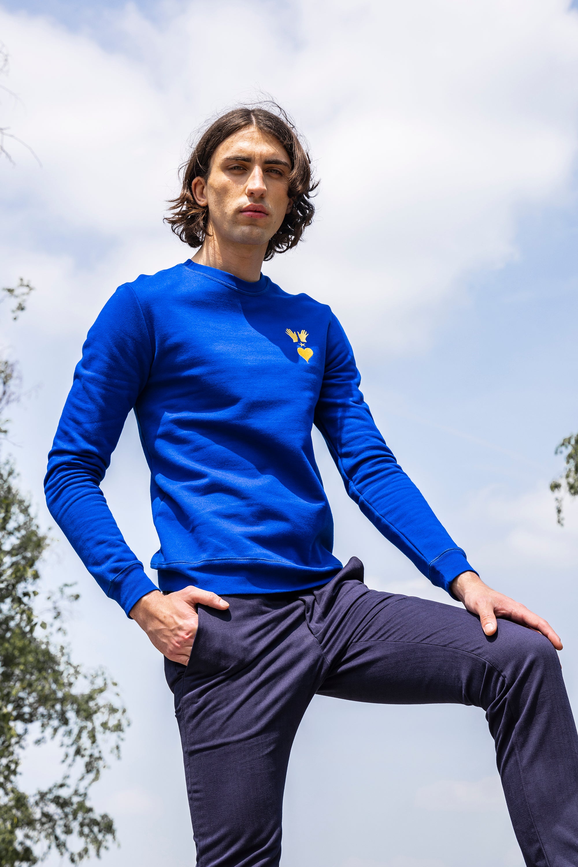 sapphire blue cotton sweatshirt with embroidered logo on the front