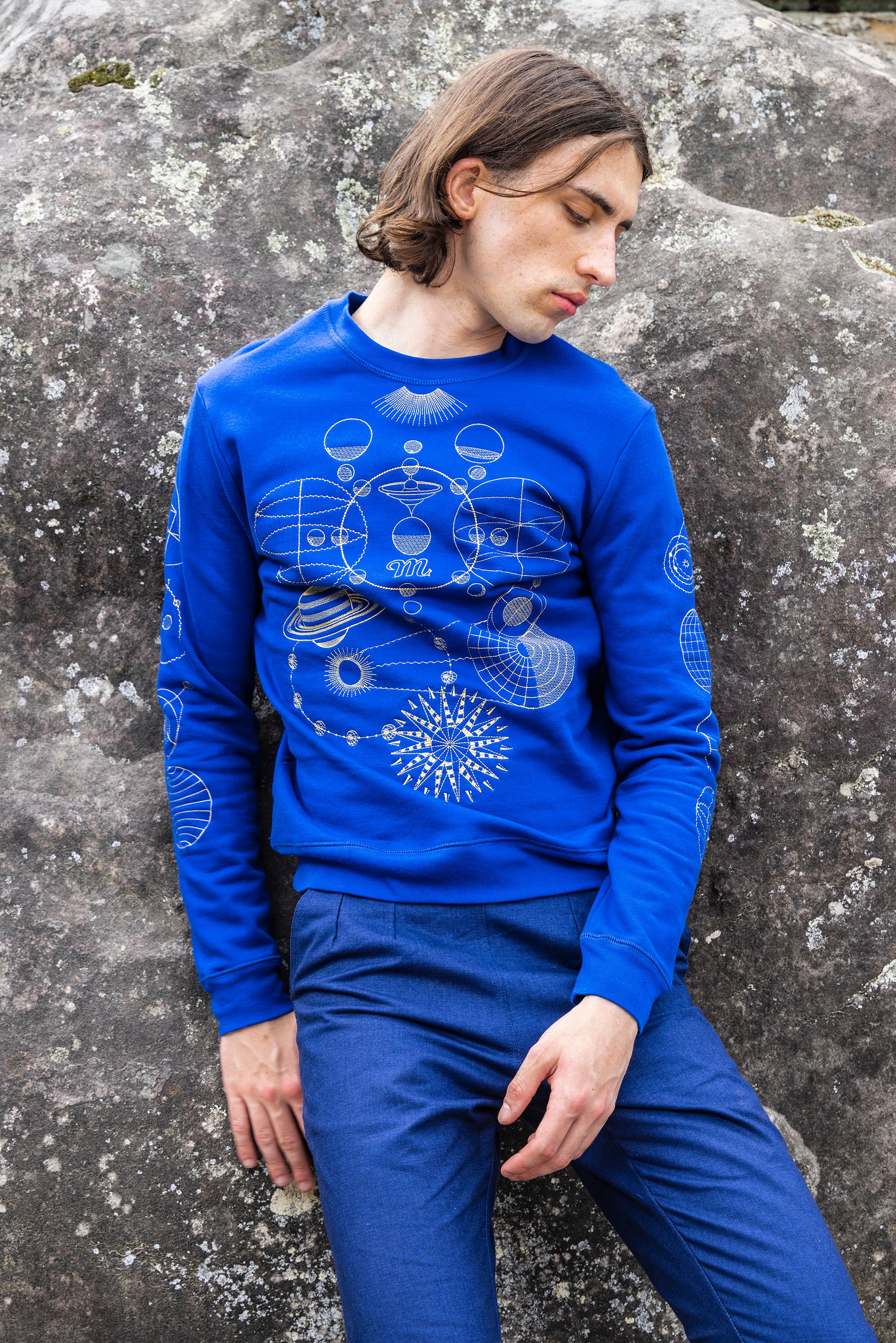 sapphire blue cotton sweatshirt with rotation embroidery