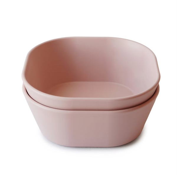 https://cdn.shopify.com/s/files/1/0309/3463/0531/products/Mushie-Dinner-Bowl-Square-Blush-FEEDING-WEANING-BABY-SOPHIE_600x.png?v=1660918623