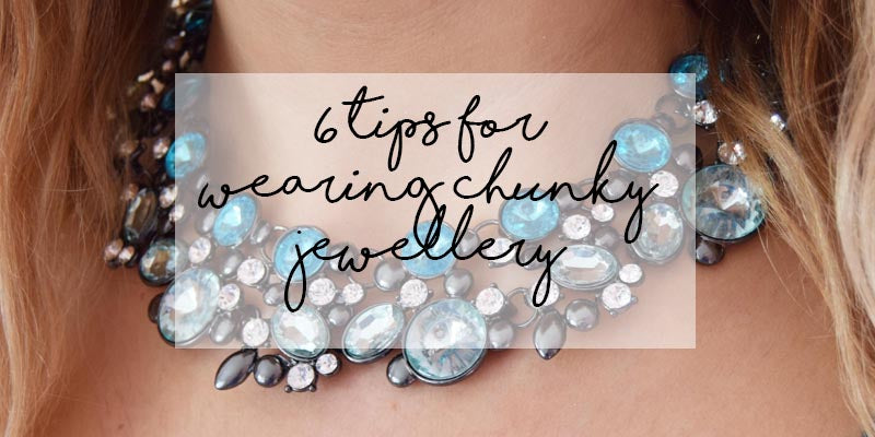 how to wear a chunky necklace