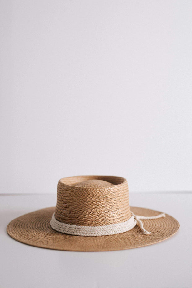 https://cdn.shopify.com/s/files/1/0309/4321/products/bre-straw-pork-pie-natural-straw-hats-3_2000x_e37dca89-9f09-42a8-bd80-b80848b8b510_620x.jpg?v=1649258504