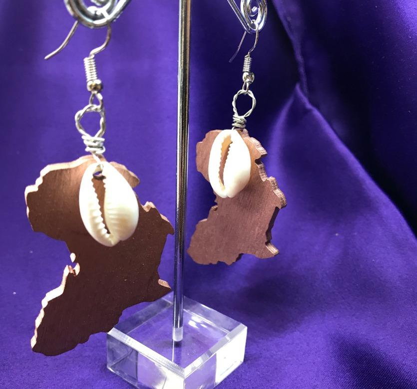 African Map Earrings With Cowrie Shell