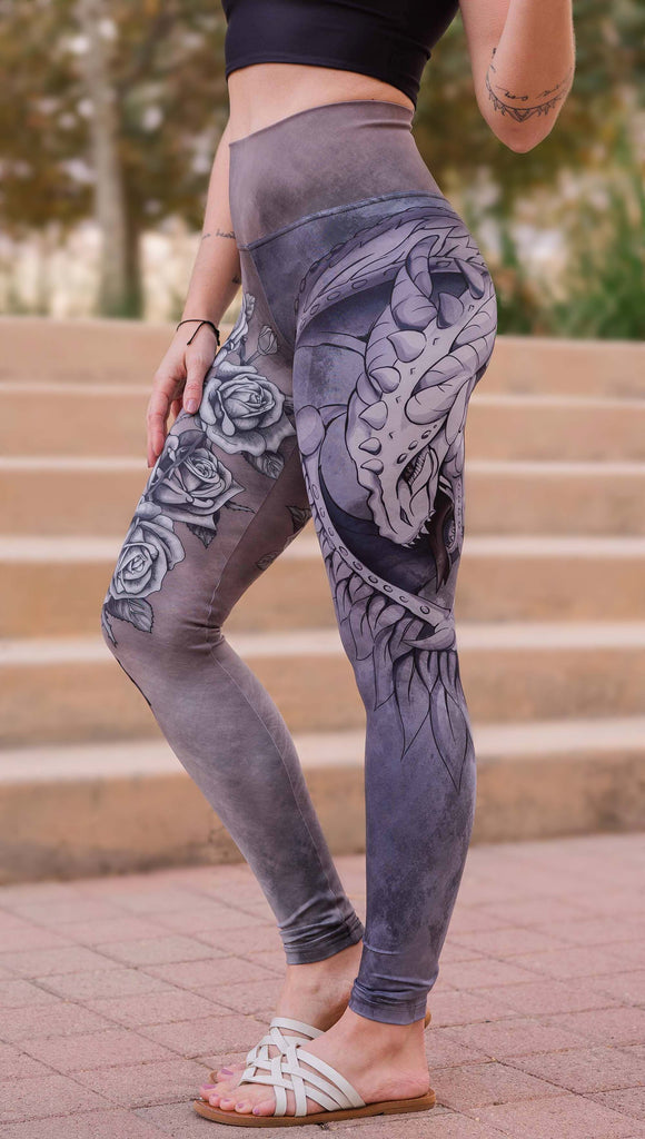 Black Dragon Scales Leggings with Pockets for Womens High Waist  Yoga Pants Elasticity Workout Pants : Clothing, Shoes & Jewelry
