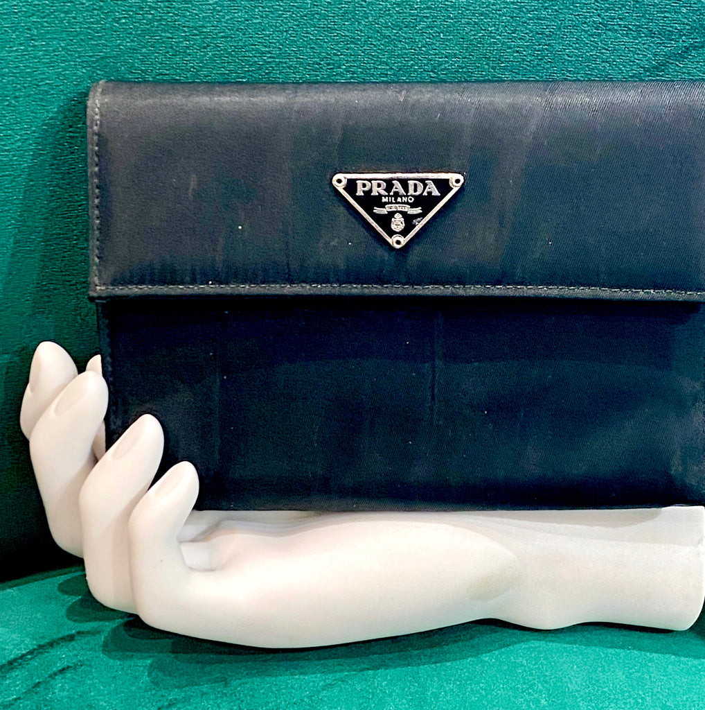Vintage: Prada Wallet – The Hangout