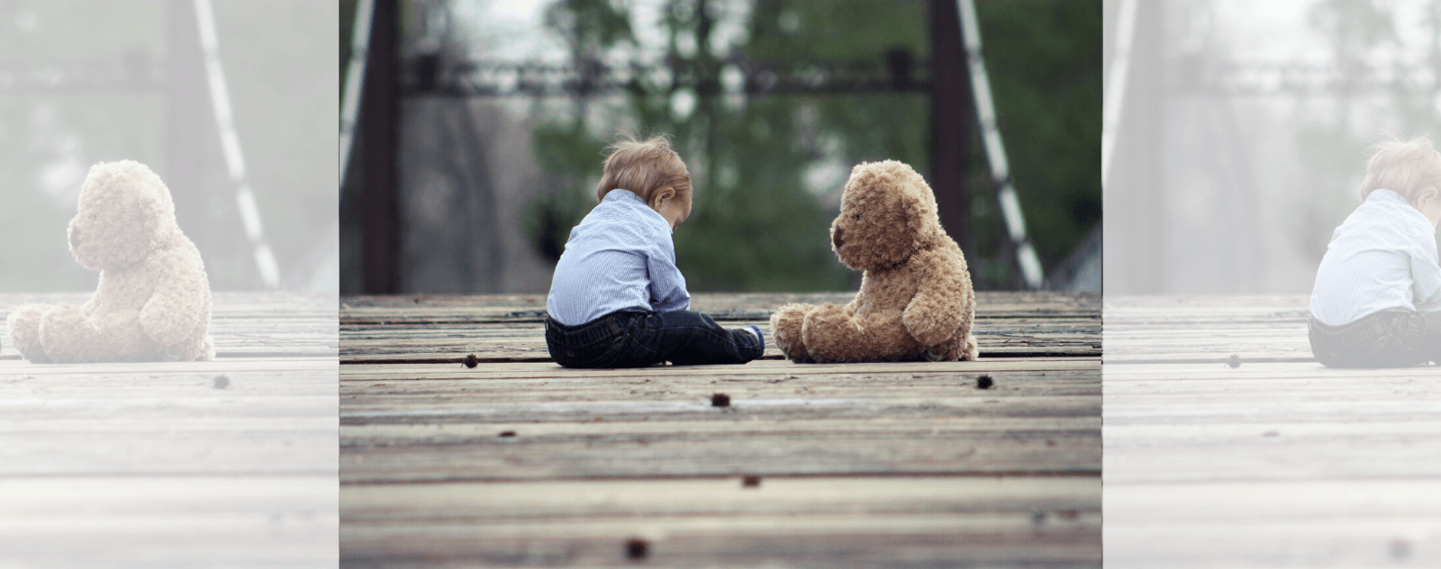 Niño con su peluche en un puente