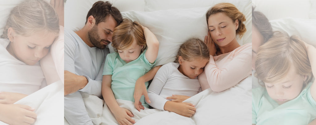 Famille endormie ayant retrouvée un sommeil réparateur