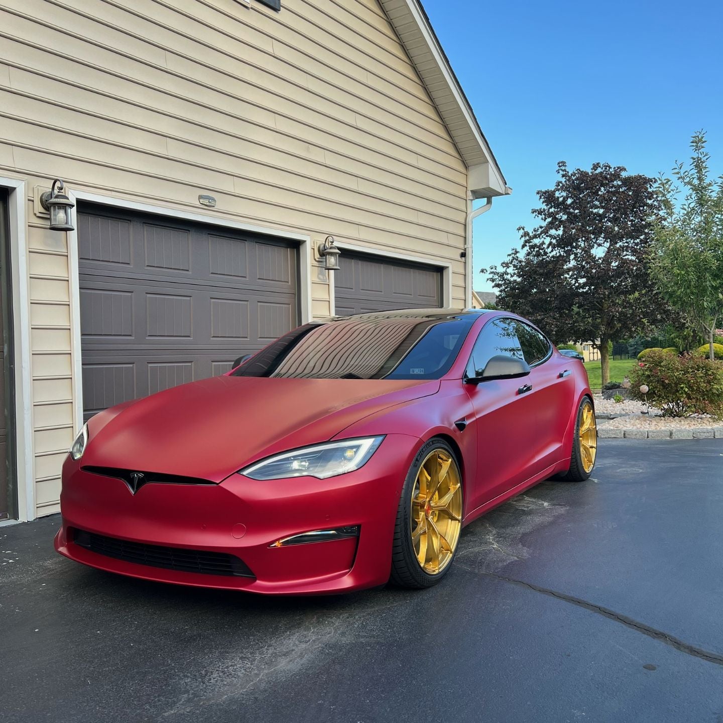 How To Install Tesla Aftermarket Wheels at Home, Safely