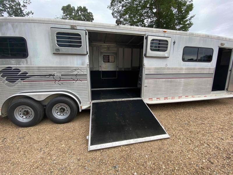 Sundowner head-to-head horse trailer