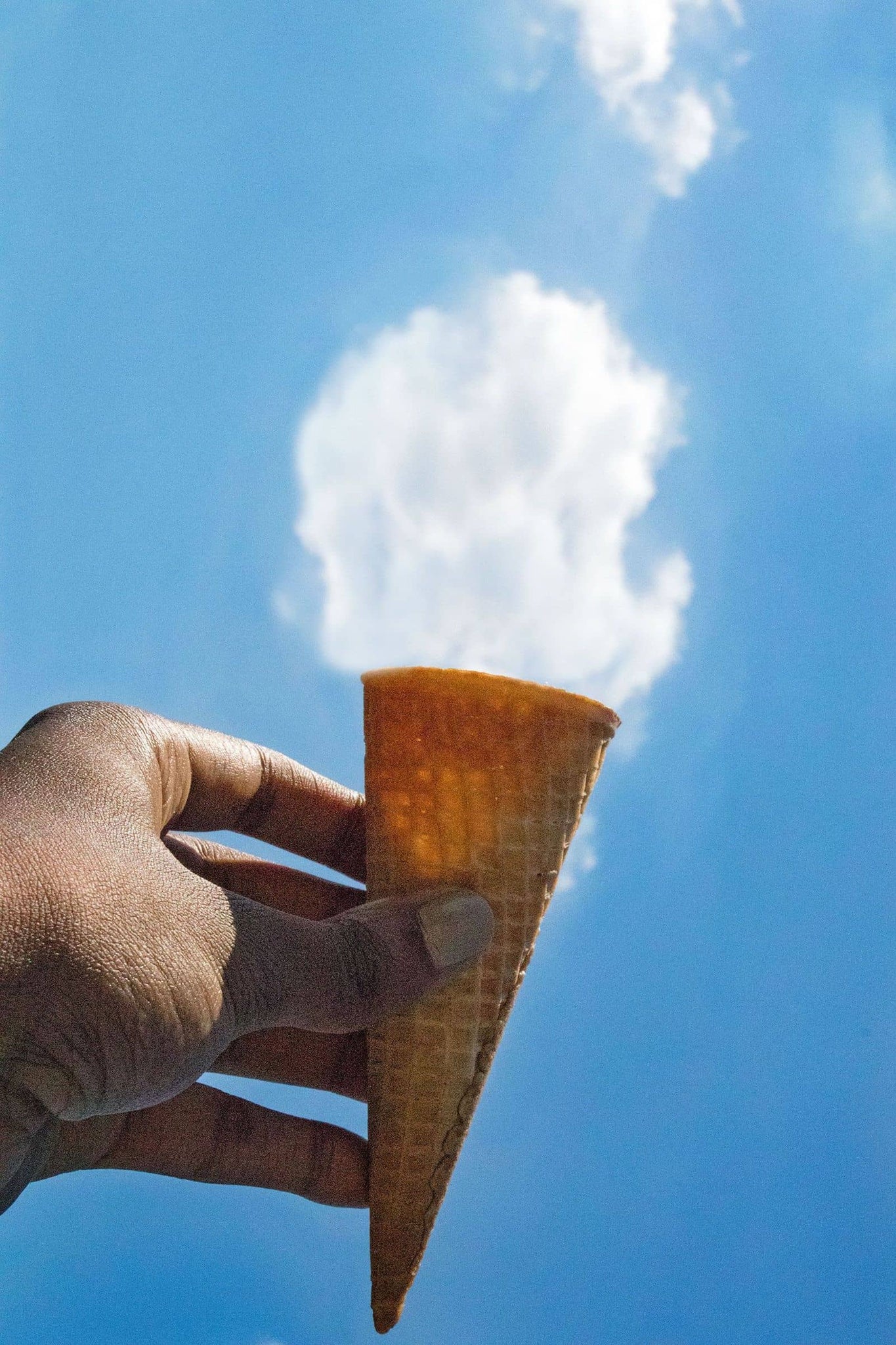 Best Forced Perspective Photography Examples for Photographers — Ice Cream Cone — Sunny 16