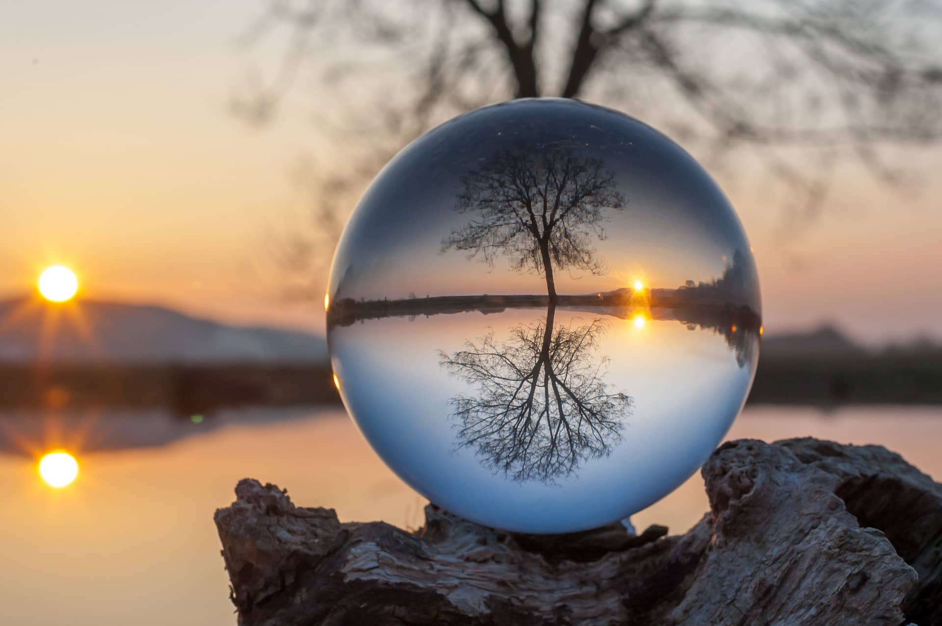 Best Photo Gifts for Photographers - Ideas Photographer Lovers - Glass Ball Technique