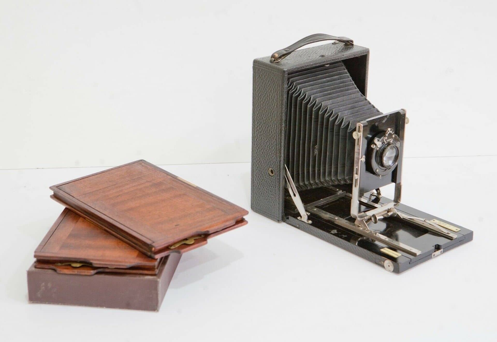 Best Photo Gifts for Photographers - Ideas Photographer Lovers - Vintage Camera