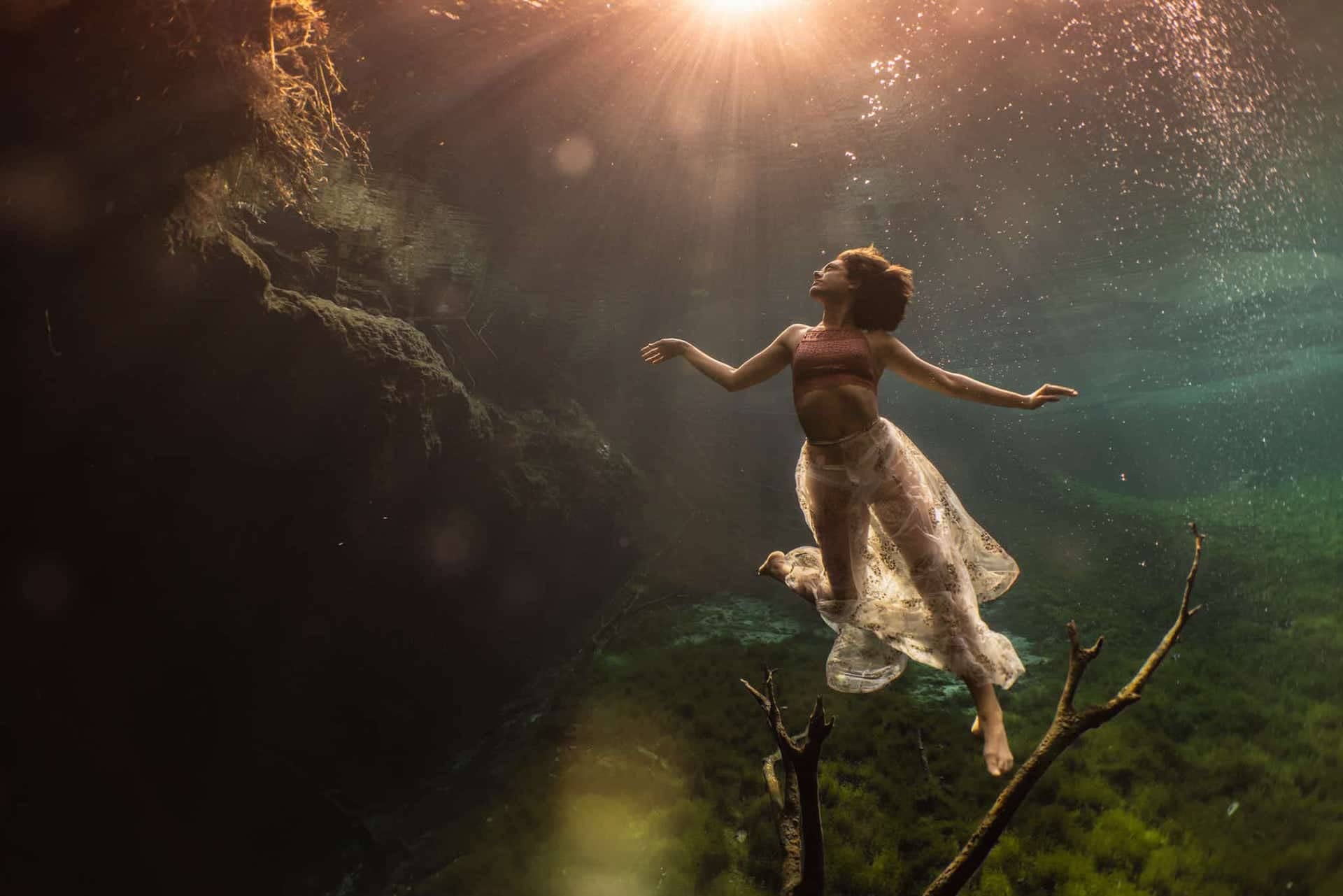 Creative Photography Ideas — Cool Photo Idea — Underwater Photography — Sunny 16