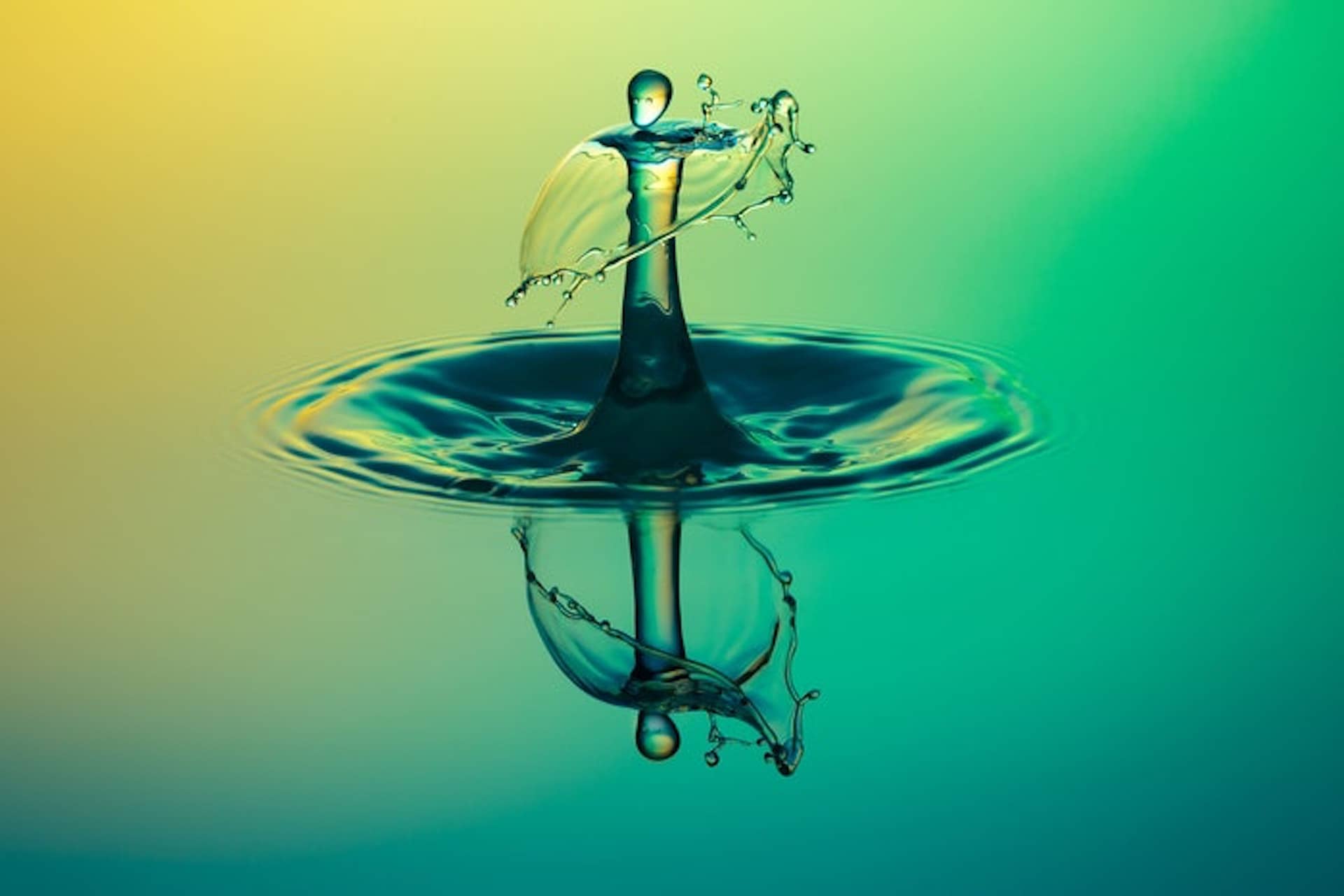 Creative Photography Ideas — Cool Photo Idea — Water Droplet Photography — Sunny 16