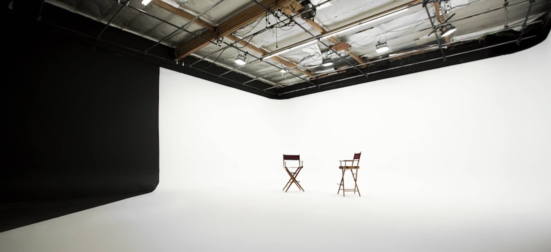 White Photography Backdrop — Cyclorama Wall in Studio — Sunny 16