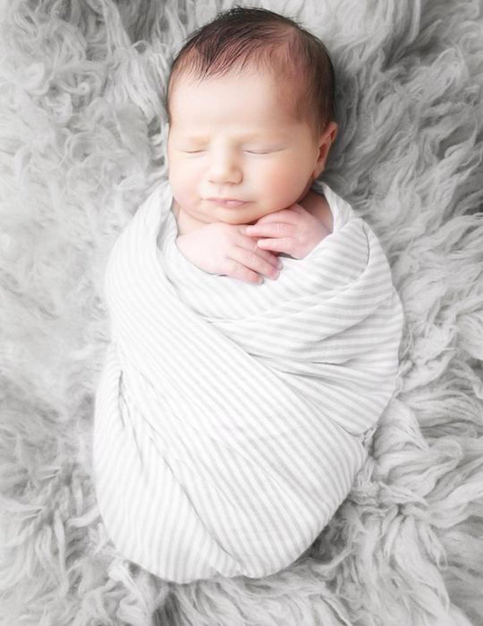 White Seamless Photo Backdrop — White Fleece Newborn Photography — Sunny 16