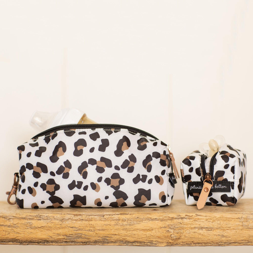 Petunia Pickle Bottom Nimble Diaper Clutch in Leopard