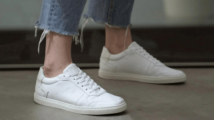 Paire de baskets vegan en simili cuir