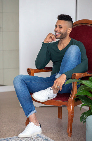 Omar Camara est le fondateur de la marque de chaussures éthiques et véganes [ COG ] 