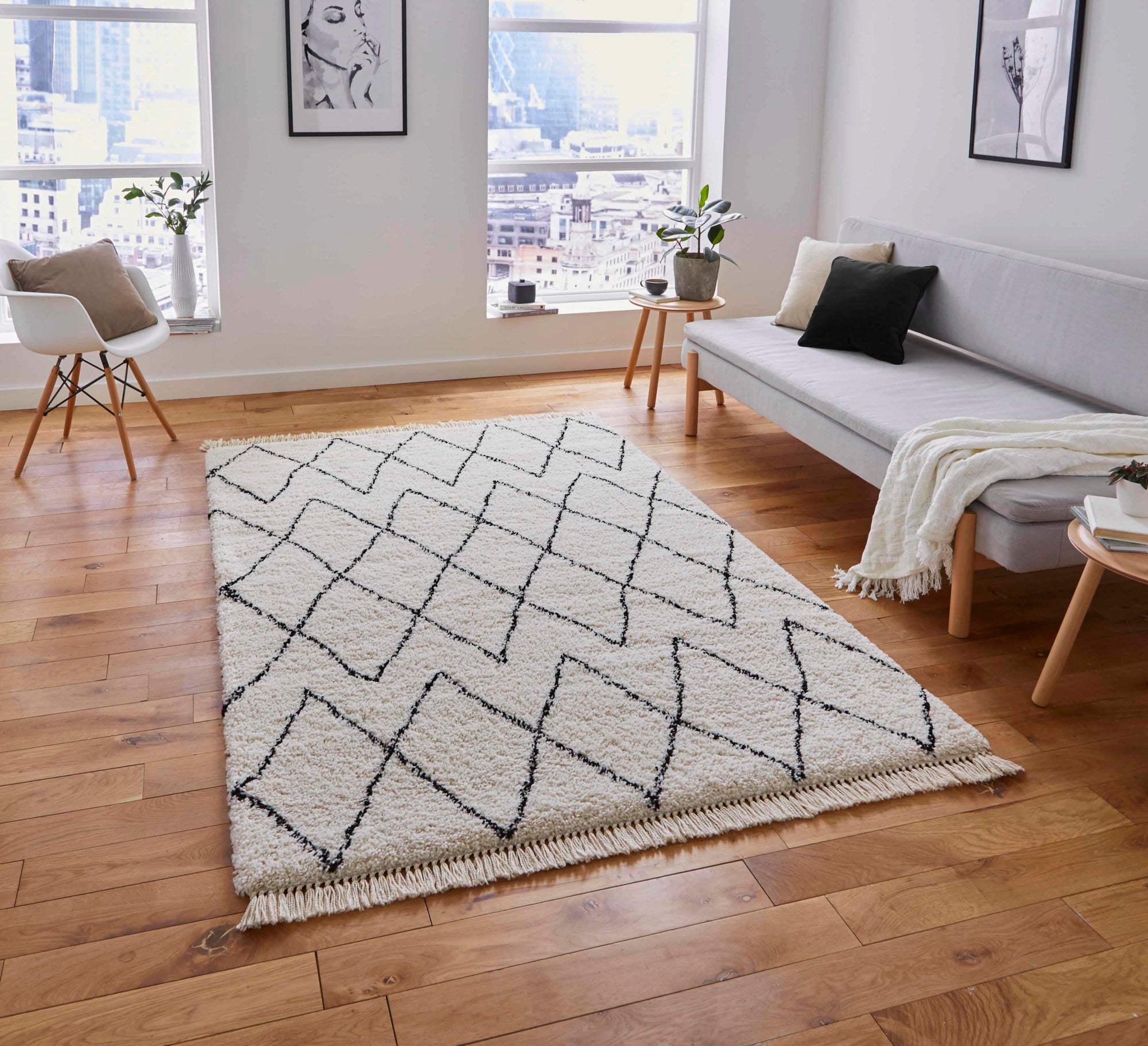 An image of Boho 8280 Modern Rug 200 x 290cm / White/Black