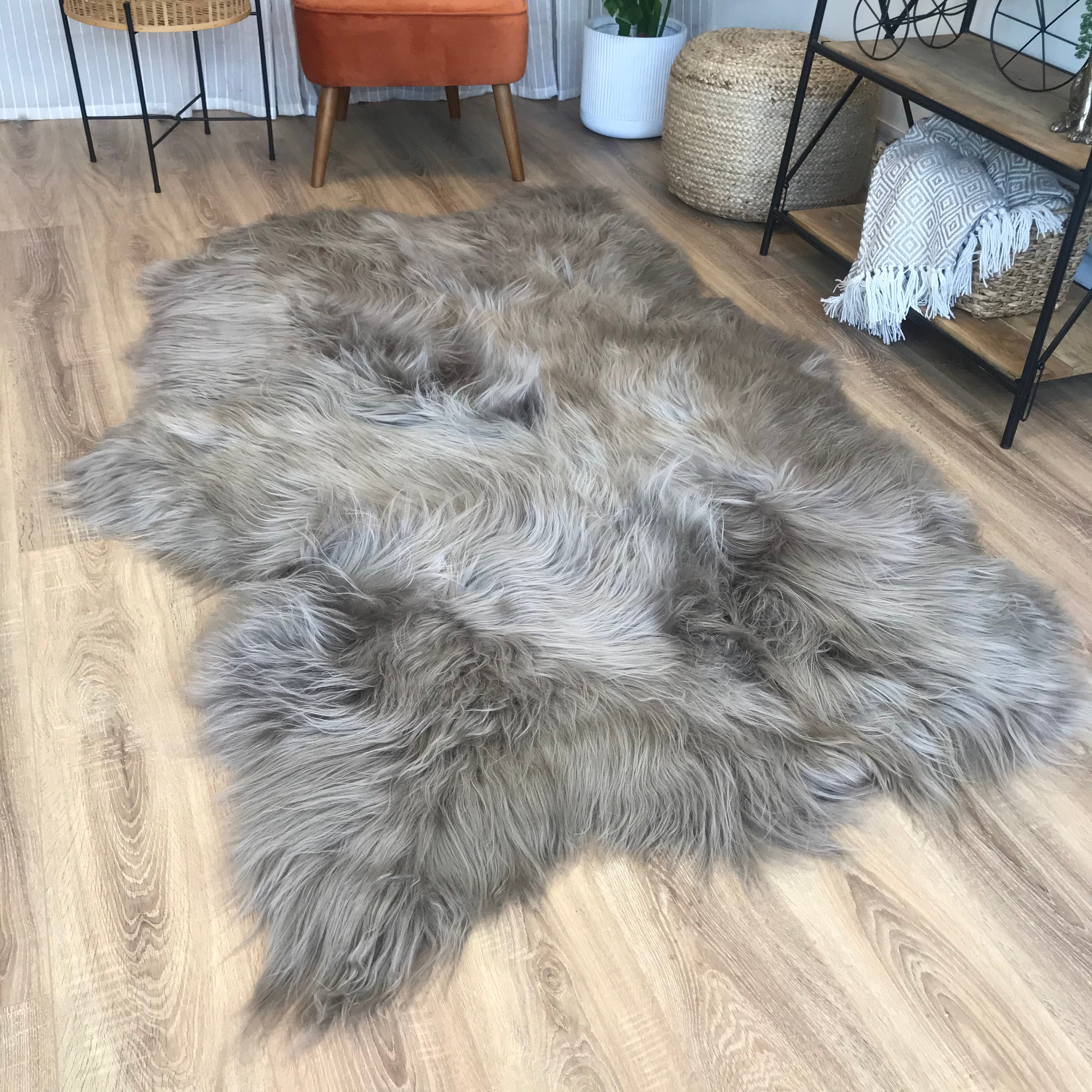 An image of Icelandic Sheepskin Rug Taupe (Quad) XL