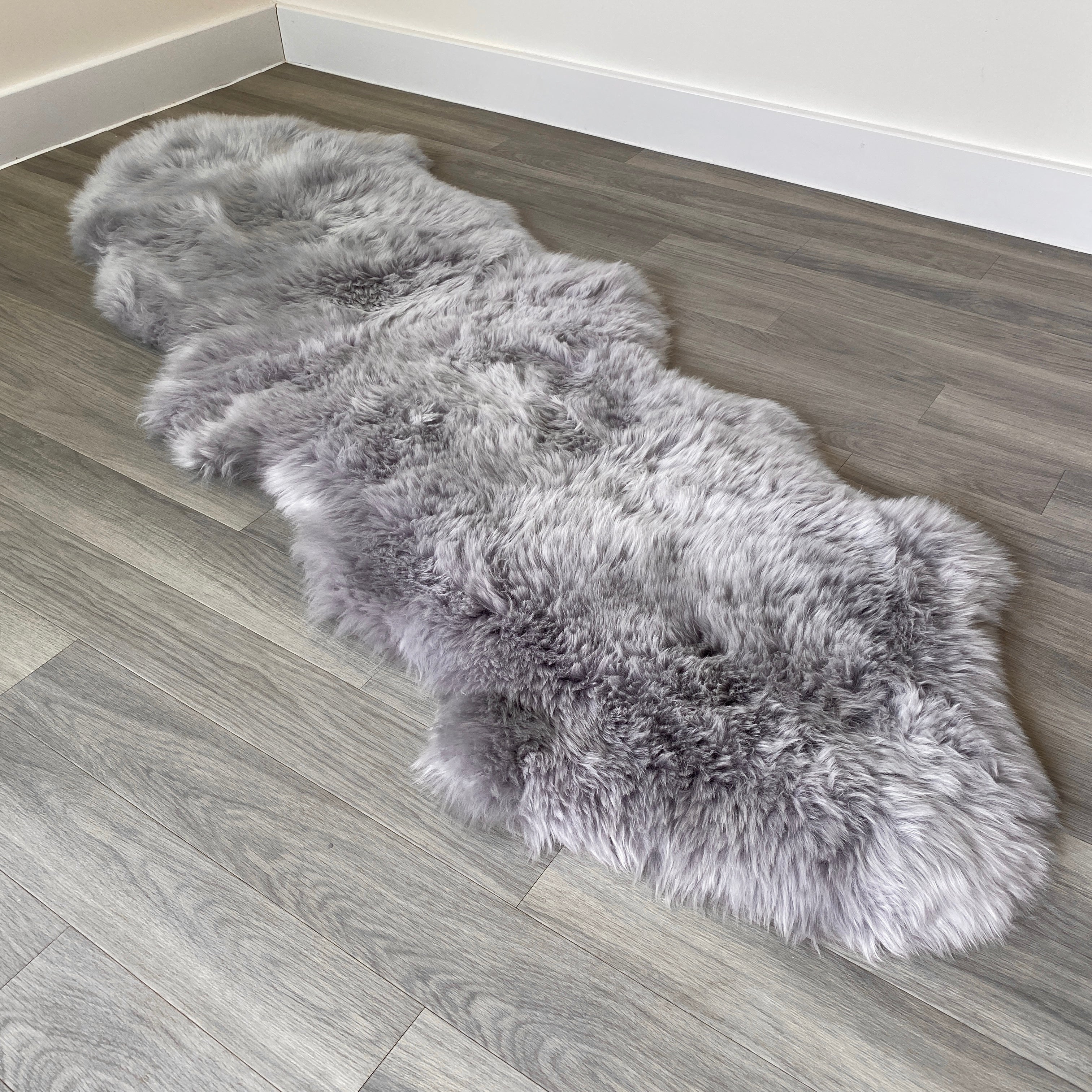 An image of Light Grey Sheepskin Rug (Double)