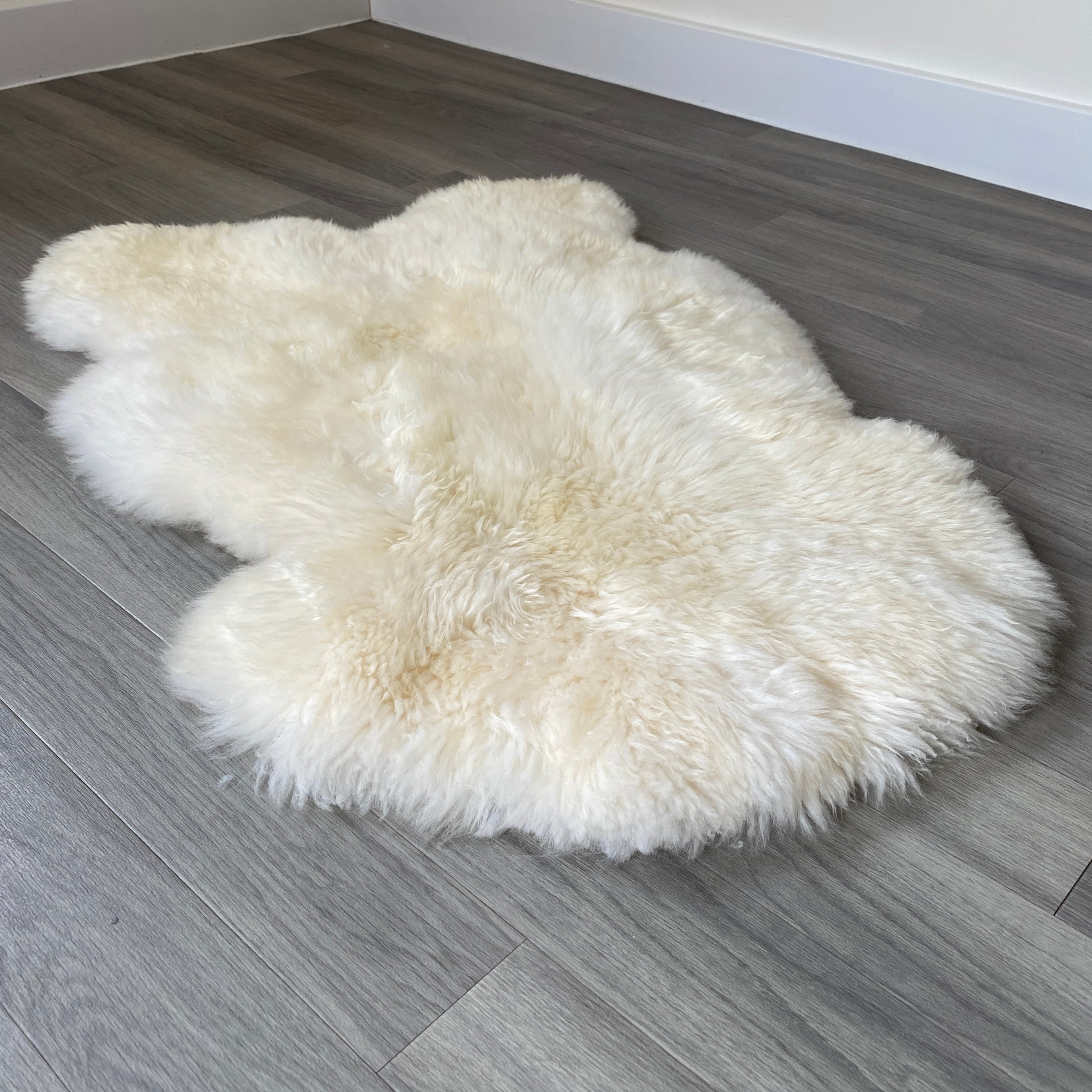 An image of Natural Sheepskin Rug (Single) Extra Large