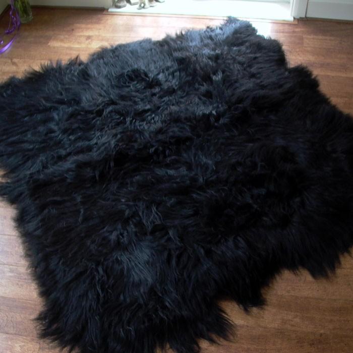 An image of Icelandic Sheepskin Rug Black (Octo) XL